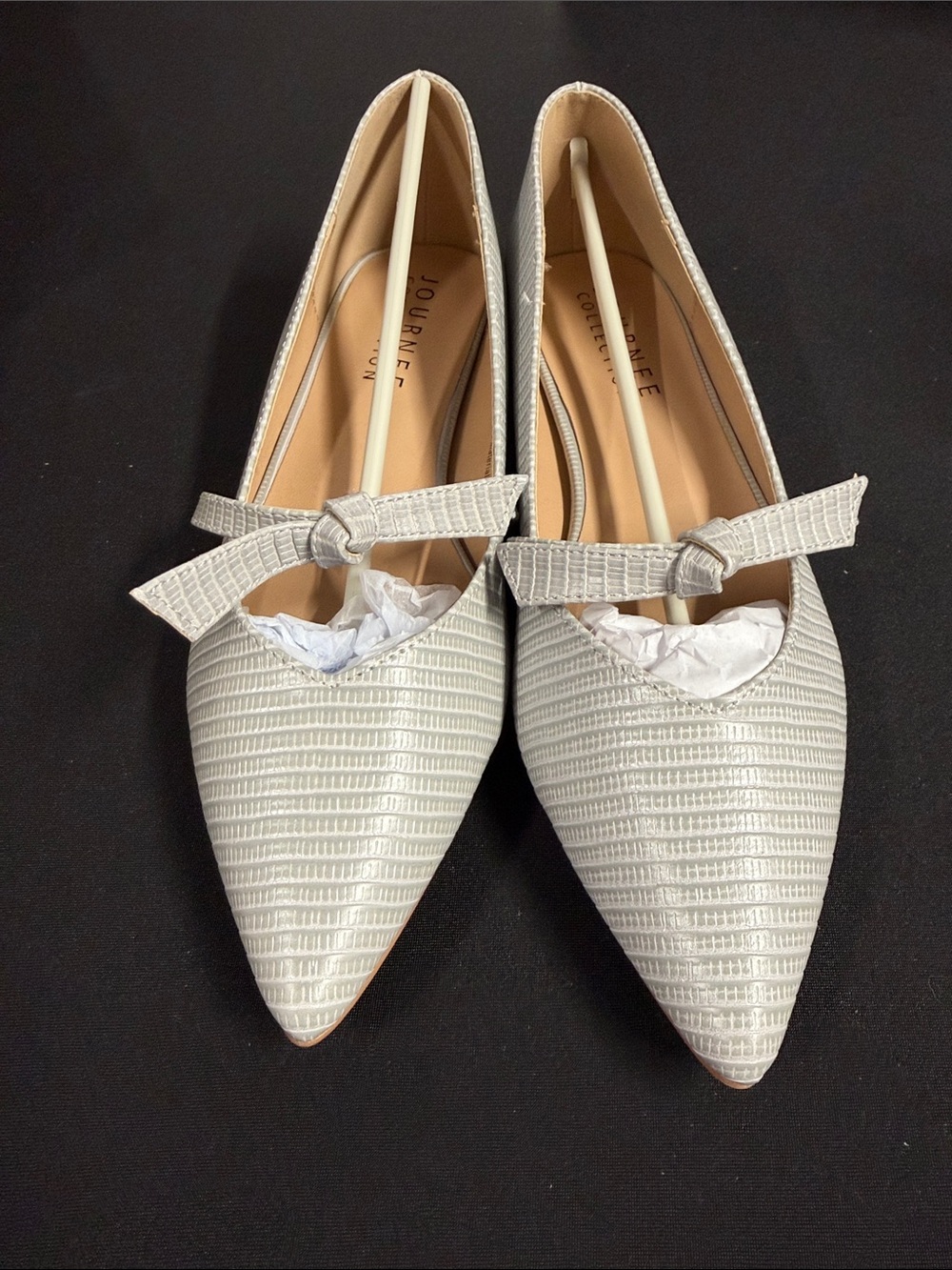 Journee Collection Women's Pointed Toe Bow Flats in Light Silver
